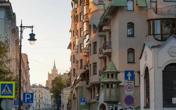Вечерний Novostroy: повышение ключевой ставки, главные боли застройщиков, &laquo;заграничная&raquo; цена аренды в Москве и роботы для зимней уборки Петербурга